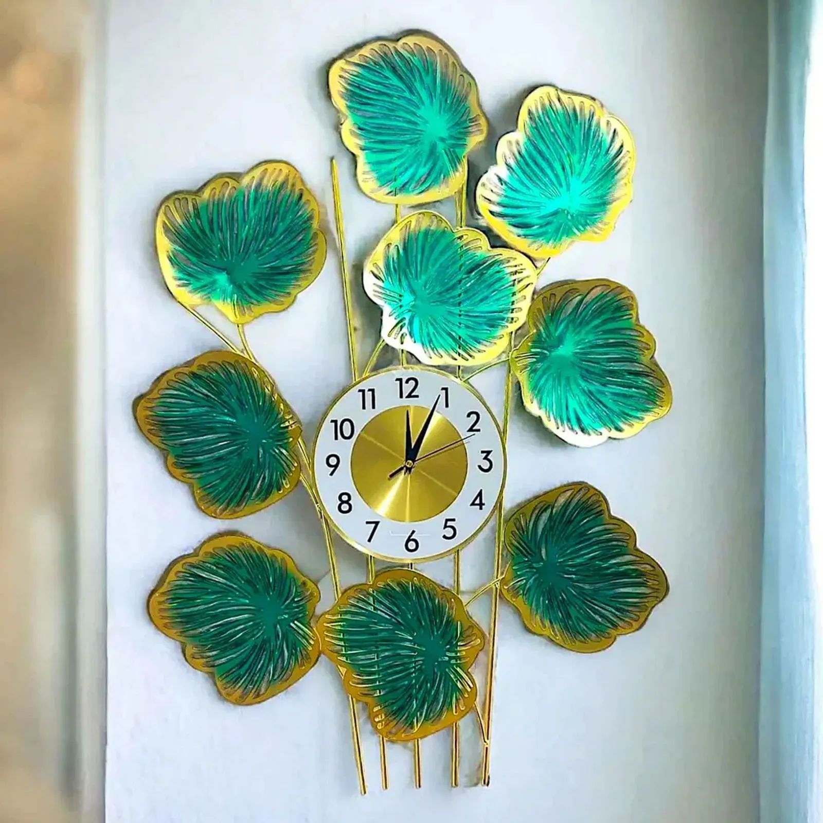 Leaf Design Decorative Wall Clock